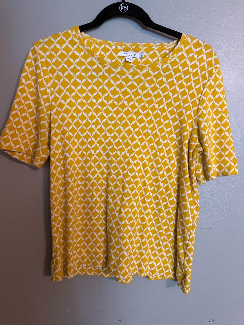 Chico’s Women’s Size 1 M Yellow Geometric 100% Cotton Top Preppy Coastal